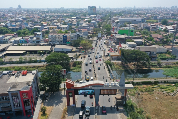 Usai Drainase Rampung, 800 Meter Jalan Aroepala Makassar Diaspal Lapis Kedua