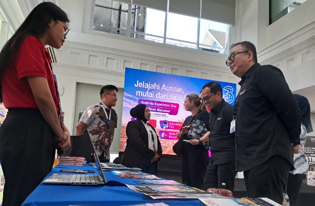 Australia Experience Day Indosat Buka Akses Pendidikan & Perjalanan bagi Warga Makassar