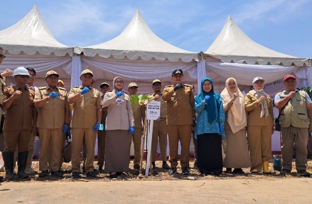 Karantina Sulsel Tanam 285 Pohon, TPA Antang Didorong Jadi Hutan Kota