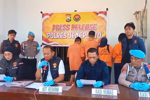 Plt Kadis Pendidikan Bantaeng Diperiksa Polisi, Istri Ikut Dicecar Soal DPO Air Cabai