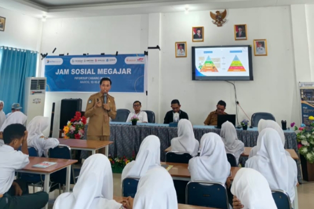 FIFGROUP Edukasi Literasi Keuangan Siswa SMKN 1 Maros