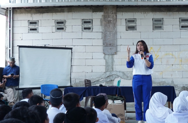Asmo Sulsel Salurkan 70 Buku dan Perlengkapan Sekolah untuk Siswa