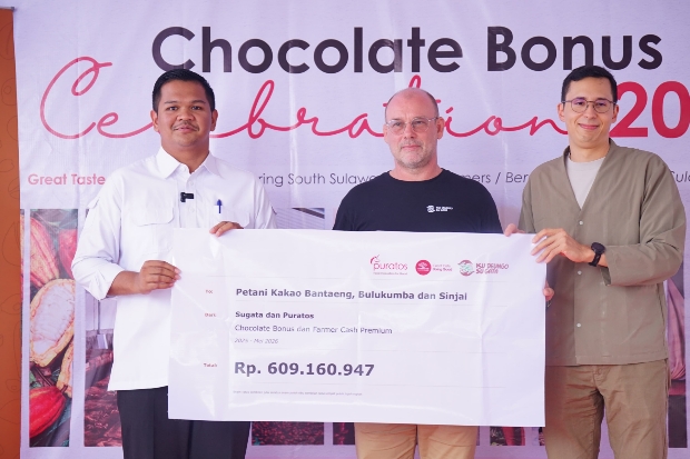 Bupati Bantaeng Salurkan Bonus Rp609 Juta untuk Petani Kakao