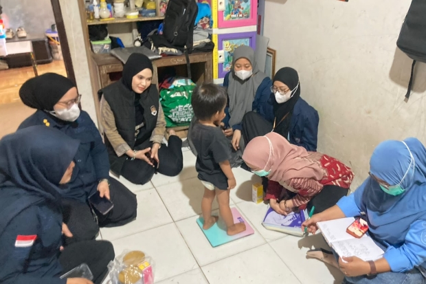 Imigrasi Parepare Salurkan Bantuan untuk Anak Stunting