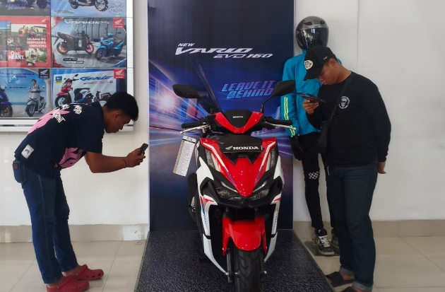 Puluhan Anak Muda Eksplorasi Showroom Honda Lewat Kompetisi Foto Kreatif