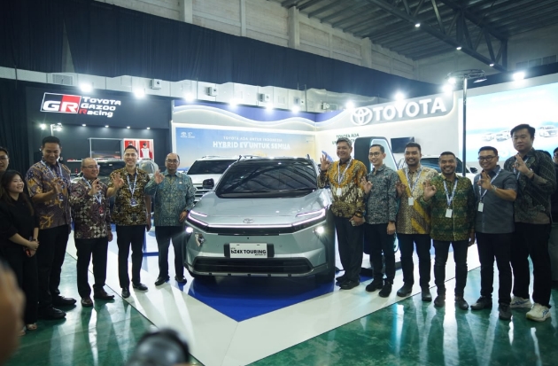 Toyota Hadirkan bZ4X Touring dan Land Cruiser Hybrid di GIIAS Makassar