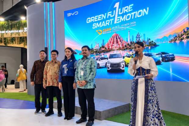 BYD Perkenalkan Inovasi Mobil Listrik di GIIAS Makassar, dari M6 hingga Denza