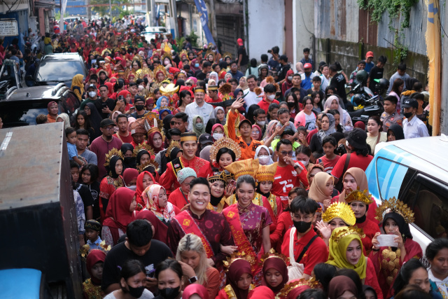 Suasana kemeriahan Cap Go Meh di Jalan Sulawesi, Makassar, Minggu (5/2/2023).