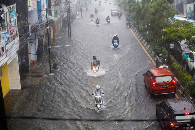 Hujan Intensitas Tinggi, Makassar Dikepung Banjir