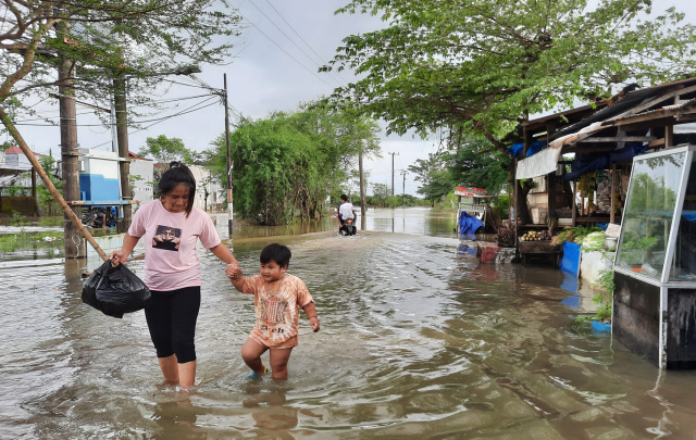 Banjir kembali merendam di kawasan Blok 10 Perumnas Antang, Makassar.