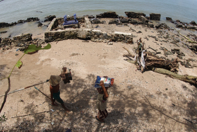 Begini Dampak Abrasi di Pesisir Kuri Caddi Maros