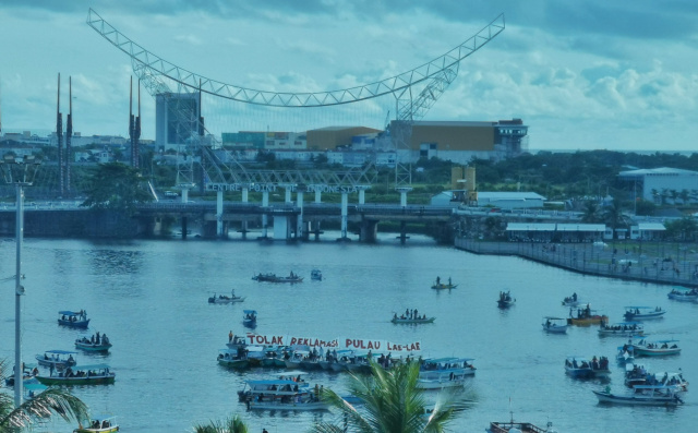 Tolak Reklamasi, Warga Pulau Lae-Lae Gelar Parade Perahu