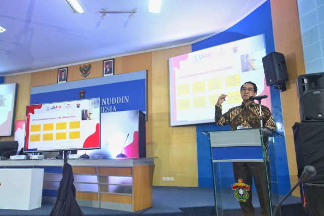 Rektor Univeristas Hasanuddin, Prof Jamaluddin Jompa saat membuka diskusi Campus Intergrity Roadshow yang diadakan oleh USAID dan Kemintraan Partnership di Ruang Senat Kampus Unhas, Makassar, Senin (6/3/2023).