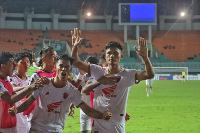 Hasil ini membuat mereka semakin kokoh di puncak klasemen dengan 65 poin dengan melakoni 29 laga.