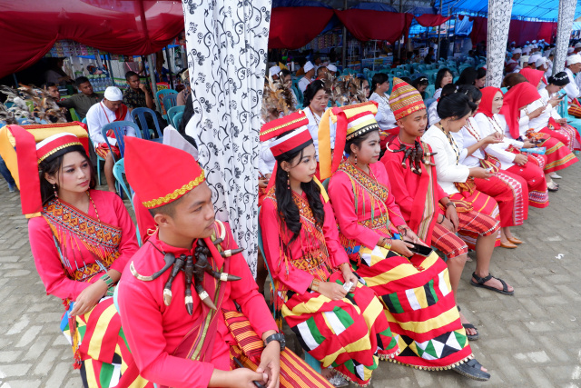 Momentum ini dikemas dalam berbagi perlombaan, baik olahraga, seni dan budaya.