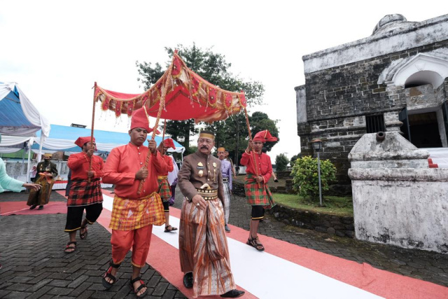 Melalui kunjungan ini menunjukkan bahwa dua daerah yaitu Kabupaten Bone dan Gowa merupakan satu kesatuan yang tidak terpisahkan dalam membangun sinergitas dan kolaboratif menuju Sulawesi Selatan yang lebih baik.