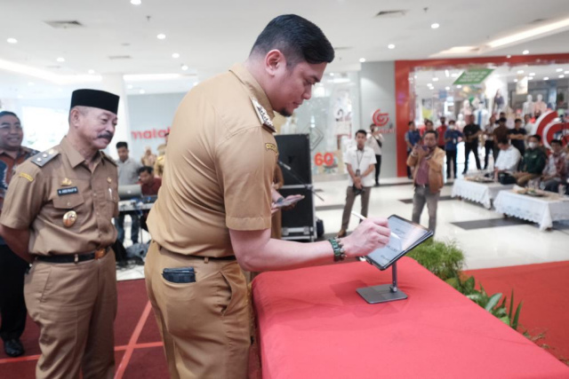 Bupati Gowa, Adnan Purichta Ichsan saat membuka Musyawarah Perencanaan Pembangunan (Musrenbang) Kabupaten, di Living Plaza Hertasning, Kabupaten Gowa, Selasa (14/03/2023). 