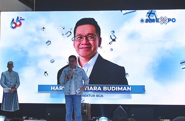 Direktur BCA, Haryanto T Budiman saat memberikan sambutan pada pembukaan BCA Expo Makassar 2023 di Mall Pinisi Point, Jumat (17/3/2023).