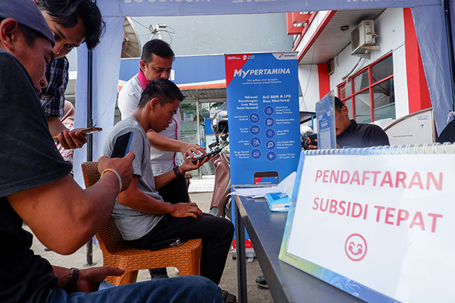 Pertamina membuka posko pendaftaran bagi masyarakat yang belum mendaftar di SPBU Pintu 2 Unhas, Jalan Perintis Kemerdekaan, Kota Makassar, Selasa (21/3/2023).