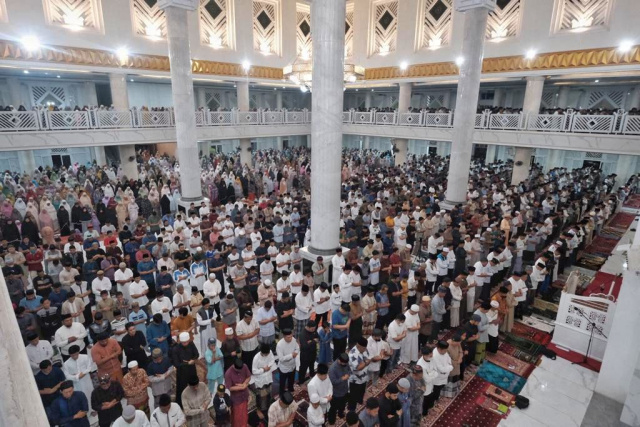 Tarawih Pertama Ramadhan 1444 Hijriah di Masjid Syekh Yusuf