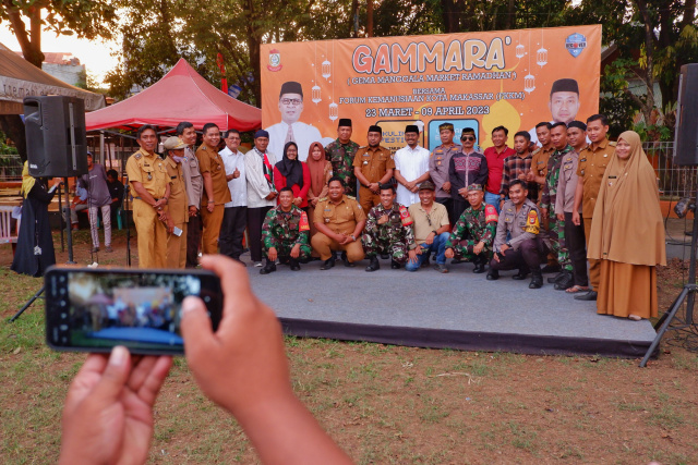 Forum Kemanusiaan Kota Makassar (FKKM) gelar Gammara (Gema Manggala Market Ramadhan) di Lapangan Kecamatan Manggala, Makassar, Senin (27/03/2023).