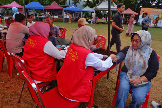 Pemeriksaan kesehatan gratis di Gammara (Gema Manggala Market Ramadhan).