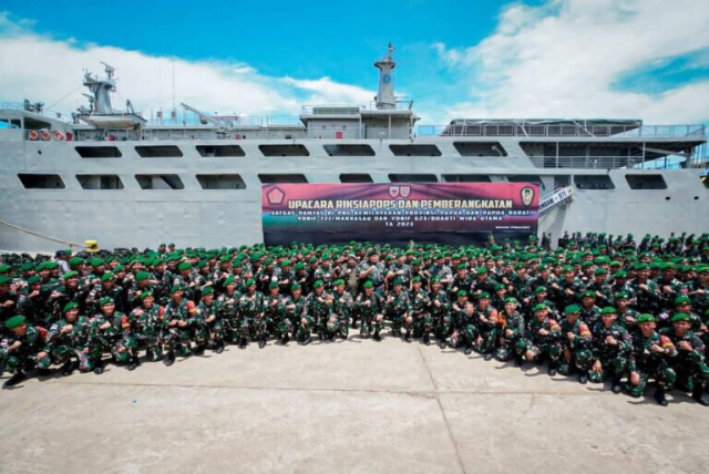 Kehadiran TNI di medan operasi adalah untuk mendukung percepatan pembangunan di Papua serta untuk menjaga keamanan masyarakat.