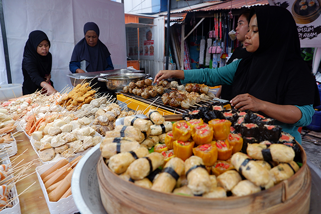 Berburu Jajanan Kaki Lima Sedap dan Murah di Pasar Cidu Makassar