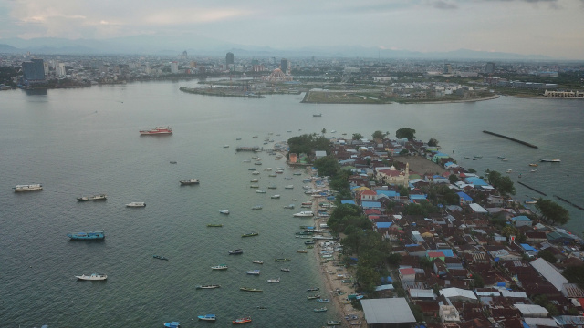 Tampak dari ketinggian Pulau Lae-lae, Makassar, Rabu (5/4/2023).