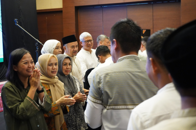 Halalbihalal tersebut dihadiri langsung oleh Presiden Komisaris KALLA, Fatimah Kalla dan CEO KALLA, Solihin Jusuf Kalla; Finance Director, Imelda Jusuf Kalla; Kalla Development & Constrution Director, Zumadi SM Anwar; Business Development Director, Hariyadi Kaimuddin dan People & Director, Disa Rizky Novianty.