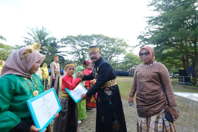 Hari Pendidikan Nasional (Hardiknas) berlangsung  di Lapangan Upacara Kantor Bupati Gowa, Selasa (2/5/2023).