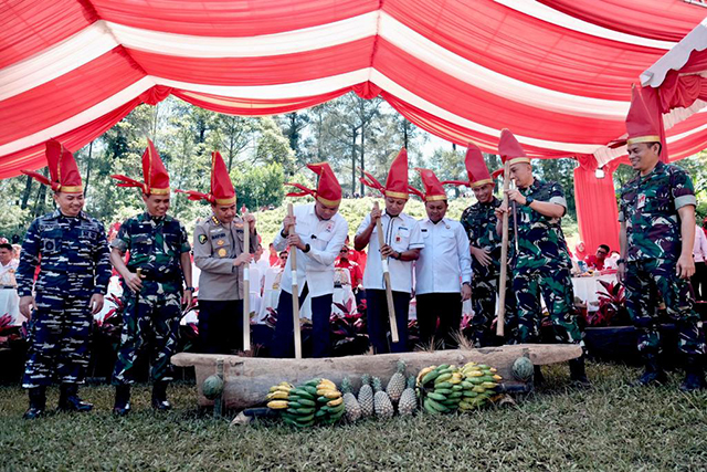 Turut  Pj Sekretaris Provinsi Sulsel, Andi Darmawan Bintang, Bupati Wajo yang juga Ketua PMI Wajo, Wakil Bupati Bone, dan perwakilan seluruh pengurus PMI kabupaten/kota se-Sulawesi Selatan.