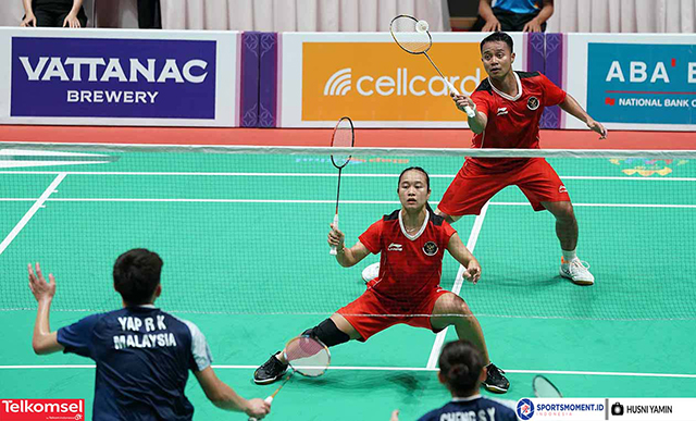 Pasangan Ganda Campuran Indonesia, Rehan Naufal Kusharjanto/Lisa Ayu Kusumawati berhasil meraih medali emas cabang olahraga (cabor) bulutangkis setelah di final mengalahkan pasangan Malaysia, Roy King Yap / Cheng Su Yin melalui pertarungan tiga gim 20-22, 21-8 dan 21-16 pada gelaran SEA Games 2023 Kamboja, di Morodok Techo Stadium, Badmintom Hall, Phnom Penh, Selasa (16/5/2023).