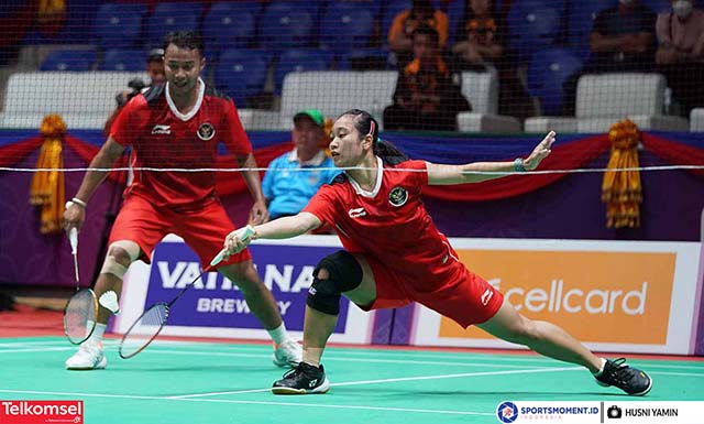 Pasangan Ganda Campuran Indonesia, Rehan Naufal Kusharjanto/Lisa Ayu Kusumawati berhasil meraih medali emas cabang olahraga (cabor) bulutangkis setelah di final mengalahkan pasangan Malaysia, Roy King Yap / Cheng Su Yin melalui pertarungan tiga gim 20-22, 21-8 dan 21-16 pada gelaran SEA Games 2023 Kamboja, di Morodok Techo Stadium, Badmintom Hall, Phnom Penh, Selasa (16/5/2023).