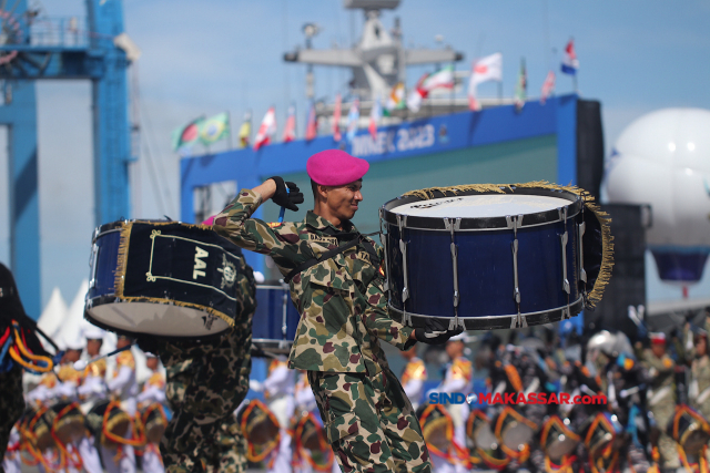 Pembukaan Multilateral Naval Exercise Komodo (MNEK) 2023 di Pelabuhan Soekarno Hatta, Makassar, Senin (5/6/2023).