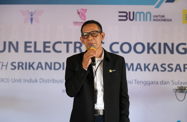 GM PLN UID Sulselrabar, Moch. Andy Adchaminoerdin, saat memberikan sambutan pada acara Fun Electric Cooking yang diikuti puluhan Srikandi BUMN se-Kota Makassar.