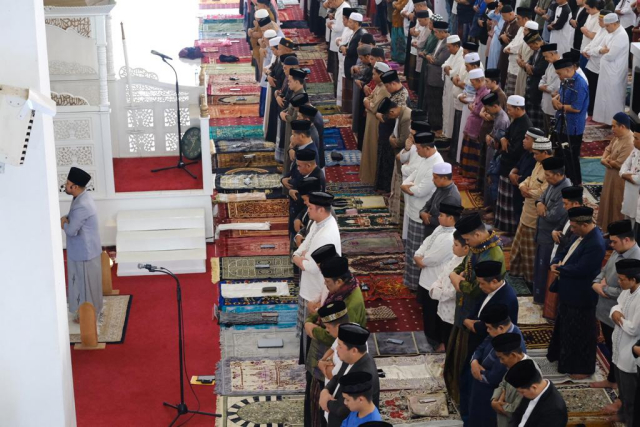 Bupati Gowa Salat Idul Adha di Masjid Agung Syekh Yusuf