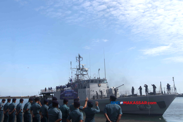 Perwakilan Bank Indonesia (BI) Sulawesi Selatan (Sulsel) bekerjasama Tentara Nasional Indonesia Angkatan Laut (TNI AL) Lantamal VI secara resmi melepas kas keliling yang bertajuk ekspedisi “Rupiah Berdaulat”