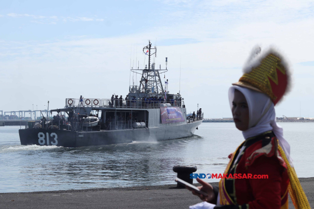 Pelepasan kapal KRI TONGKOL di Demaga Lantamal VI, Makassar (17/7/2023). 