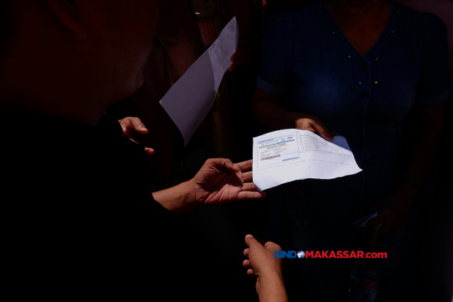 Mengandalkan armada mobil keliling, petugas BPJS Kesehatan mendatangi langsung peserta yang membutuhkan pelayanan administrasi serta informasi seputar Program JKN-KIS.