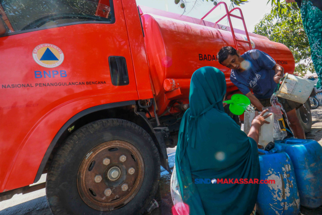 Musim Kemarau, Warga Bontoa Maros Berebut Air Bersih