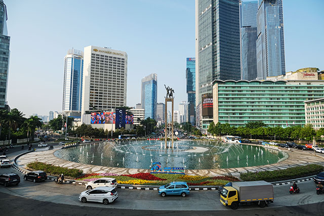 Beberapa Taksi Bluebird beroperasi di Jakarta, Rabu (21/06/2023).