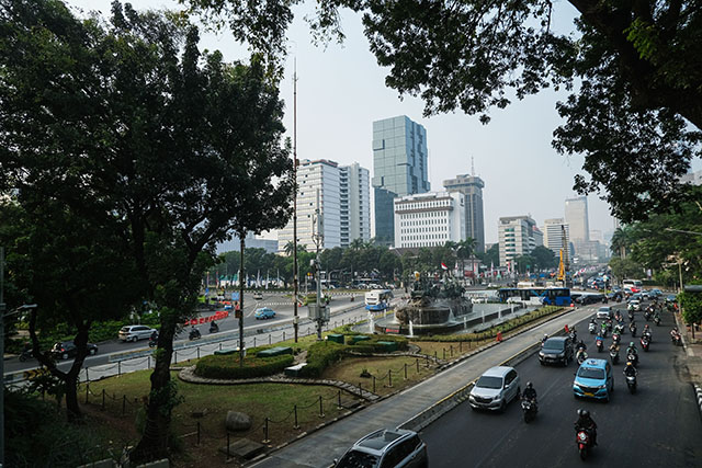 Beberapa Taksi Bluebird beroperasi di Jakarta, Rabu (21/06/2023).