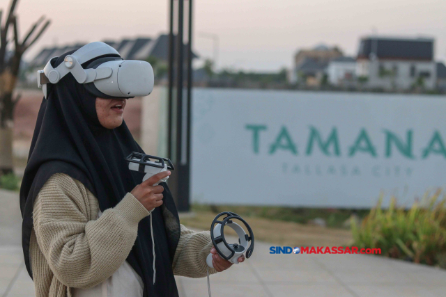 Sejumlah pengunjung menikmati suasana santai  di Tamana Tallasa City Makassar, Sabtu (9/9/2023).