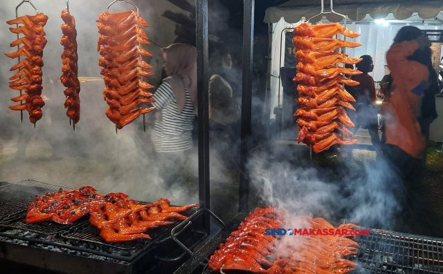 Dinas Pariwisata (Dispar) Kota Makassar menghadirkan acara seperti 55 Tenant kuliner