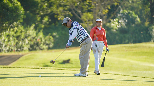 Kegiatan Golf Tournament ini dihadiri oleh Rektor Universitas Hasanuddin.