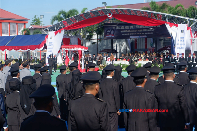 Kantor Wilayah Kementerian Hukum dan HAM Sulawesi Selatan melakukan upacara Hari Bakti Pemasyarakatan (HBP) ke-60, di Lapangan Rutan I Makassar, Jalan Rutan, Kota Makassar, Sabtu, (27/42024).