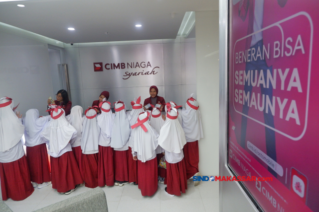 FOTO: CIMB Niaga Ajak Siswa SD Literasi Keuangan Tour de Bank (TDB)