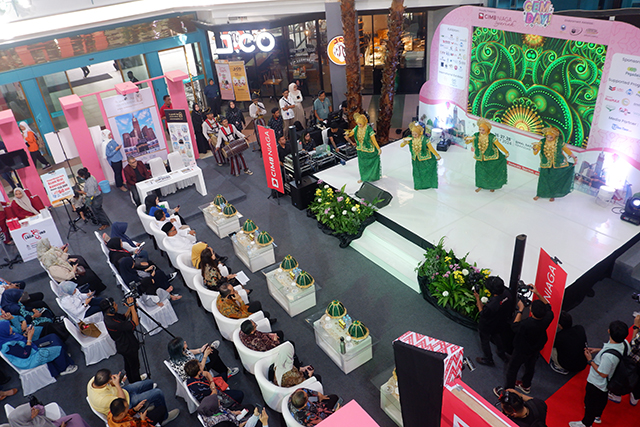 Pembukaan Gebyar Umrah dan Holiday 2024 di Atrium Mal Ratu Indah Jalan DR Sam Ratulangi Makassar.