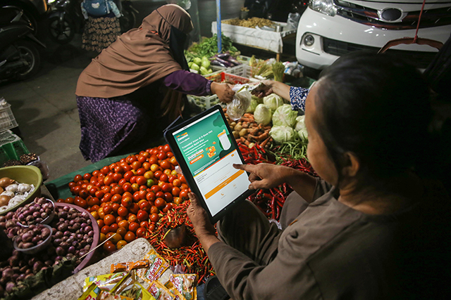 FOTO: Danamon Perkuat Digitalisasi Lewat D-Bank PRO